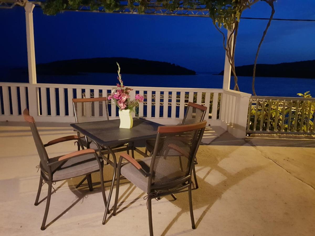 Villa Feral Molunat Luaran gambar